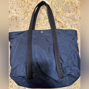 Lululemon everywhere open tote 20L